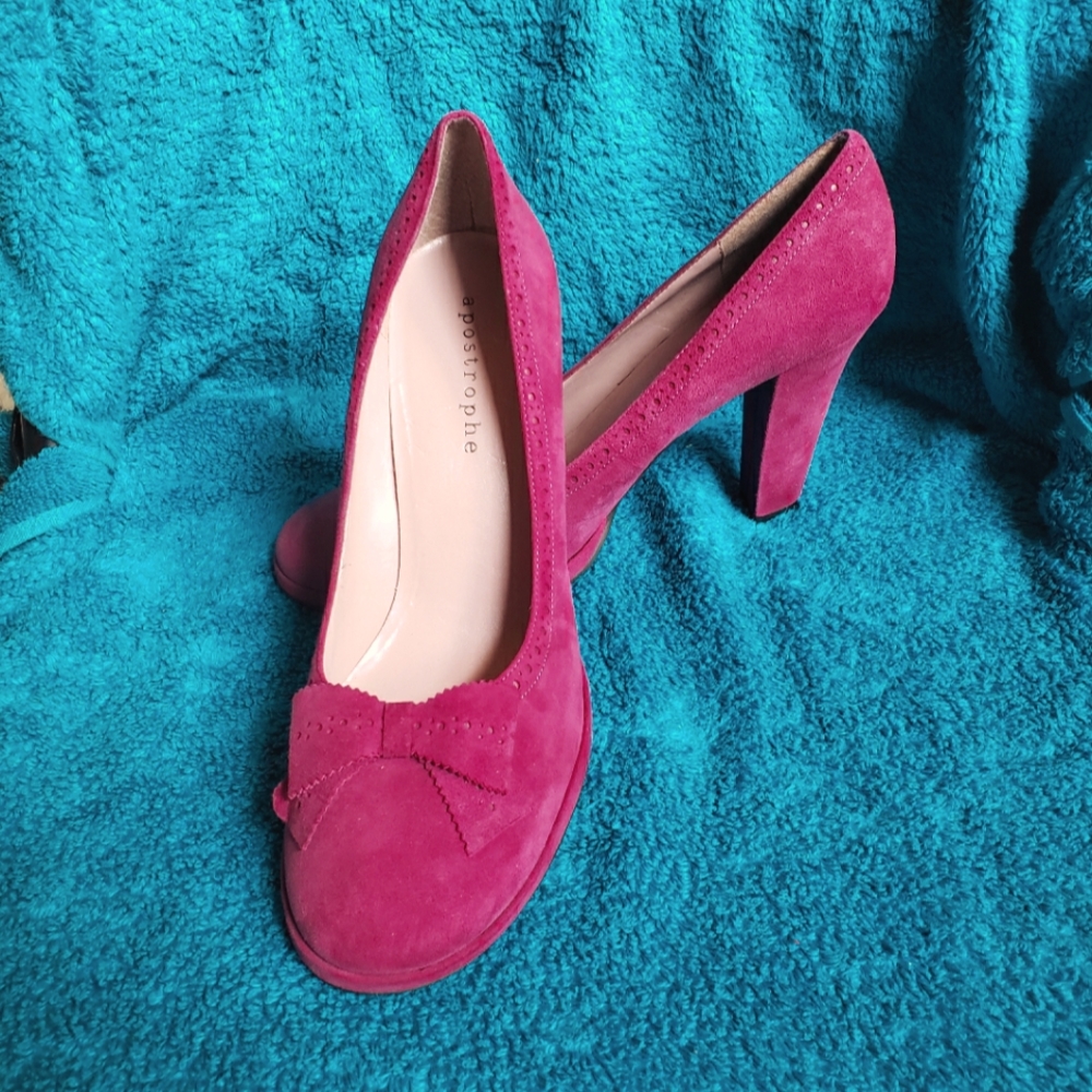 Fuchsia/pink suede heels by Apostrophe